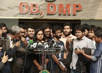 ‘আত্মহত্যা’র বিষয়ে ‘কিছু অস্পষ্টতা আছে’ : বুয়েট শিক্ষার্থীরা