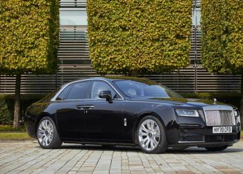 বৈশ্বিক মন্দাতেও গতবছরে ছয় হাজার রোলস রয়েস গাড়ি বিক্রি