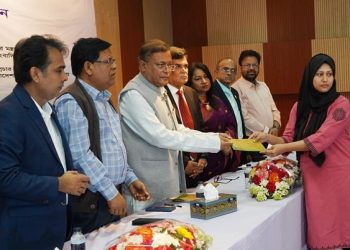 বিএনপির আগুনসন্ত্রাসের বিরুদ্ধে কলম ধরুন : সাংবাদিকদের প্রতি তথ্যমন্ত্রী