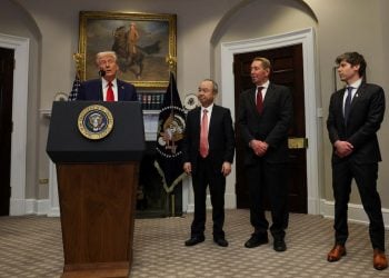 এআইতে ৫০০ বিলিয়ন ডলার বেসরকারি বিনিয়োগের ঘোষণা দিলেন ট্রাম্প