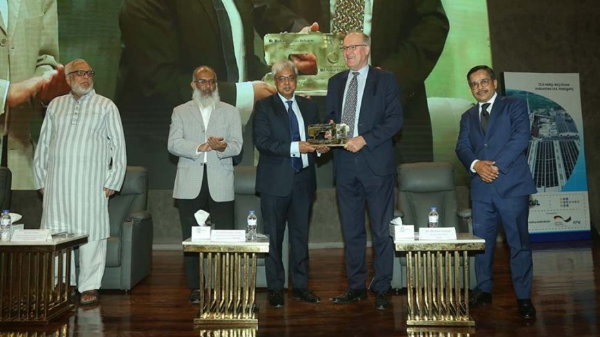 রুফটপ সোলার প্রযুক্তি জ্বালানি খাতে গুরুত্বপূর্ণ পদক্ষেপ: বিদ্যুৎ উপদেষ্টা