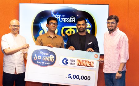 তামিমের হাত থেকে থেকে পুরস্কার নিলেন শাওমি ৫ মেগাজয়ী