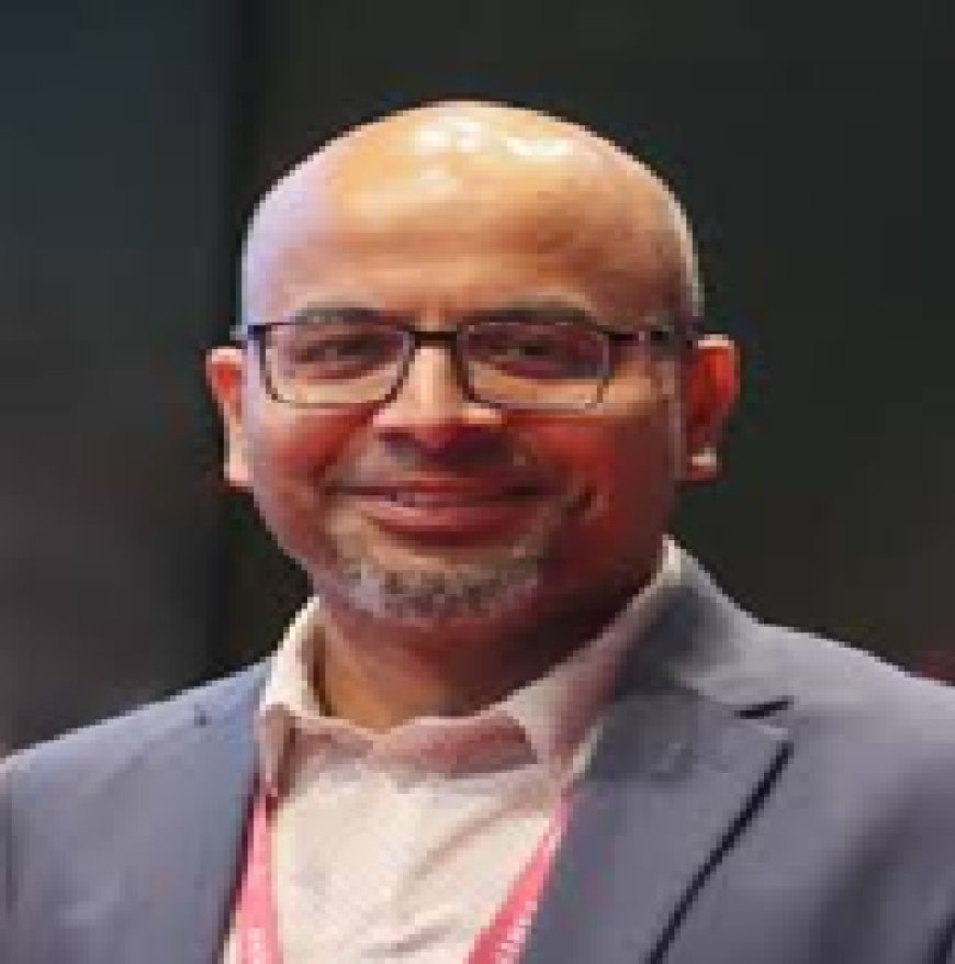 লাল পাসপোর্ট জমা দিয়েছেন ফয়েজ আহমদ তৈয়্যবসহ অনেকেই