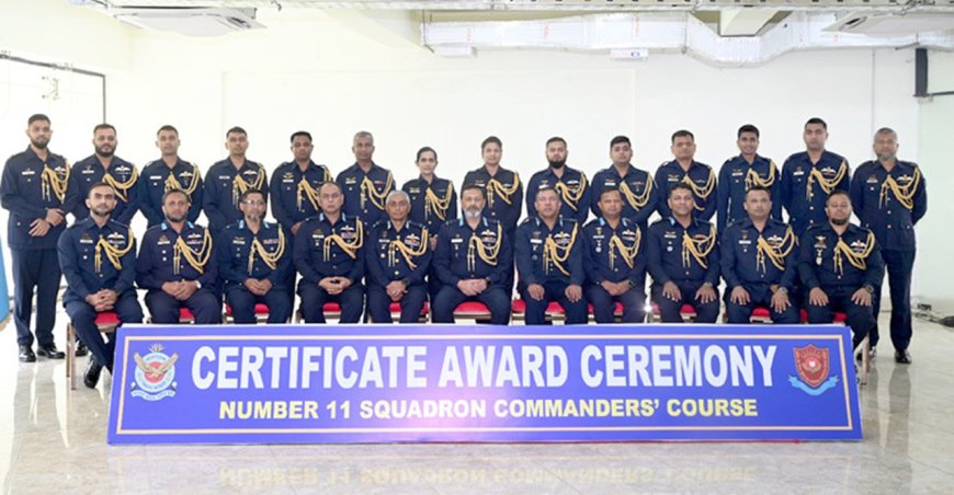 বিমান বাহিনীর স্কোয়াড্রন কমান্ডার্স কোর্সের সনদপত্র বিতরণ