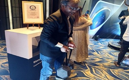 Honor’s Hinge Holds