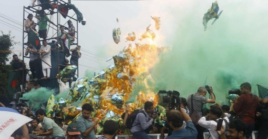 Helicopter Balloons Ignite Chaos at July Uprising Day Event in Dhaka