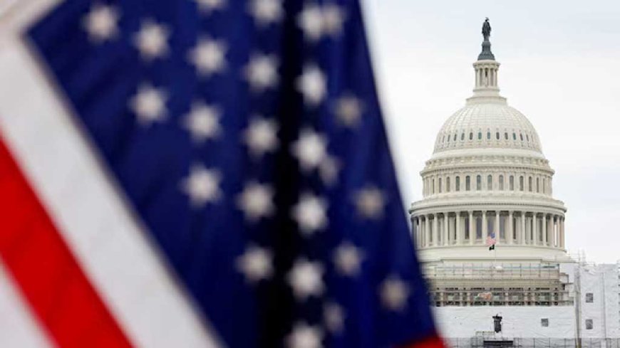 সোশ্যাল হ্যান্ডেলে অভিবাসী প্রত্যাশীর ‘আমেরিকা বিরোধী’ মনোভাব খতিয়ে দেখবে