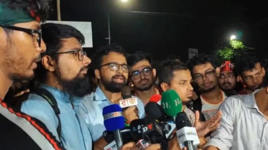আন্দোলনরত বুয়েট শিক্ষার্থীদের ‘লং মার্চ টু ঢাকা’ ঘোষণা
