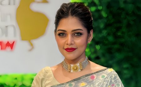 Pia’s Polite Precaution: Protecting Privacy on Platforms