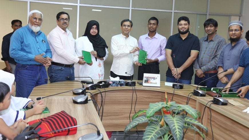 যবিপ্রবিতে “জুলাই বিপ্লব ২০২৪” প্রতিযোগিতার পুরস্কার বিতরণ