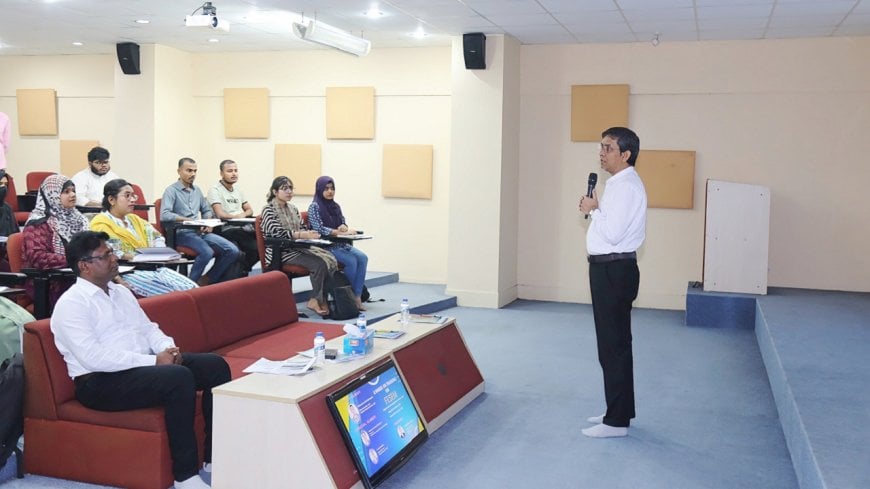 যবিপ্রবিতে “ফিল্ড ইমিশন স্ক্যানিং ইলেকট্রন  মাইক্রোসকপি” বিষয়ক কর্মশালা অনুষ্ঠিত   