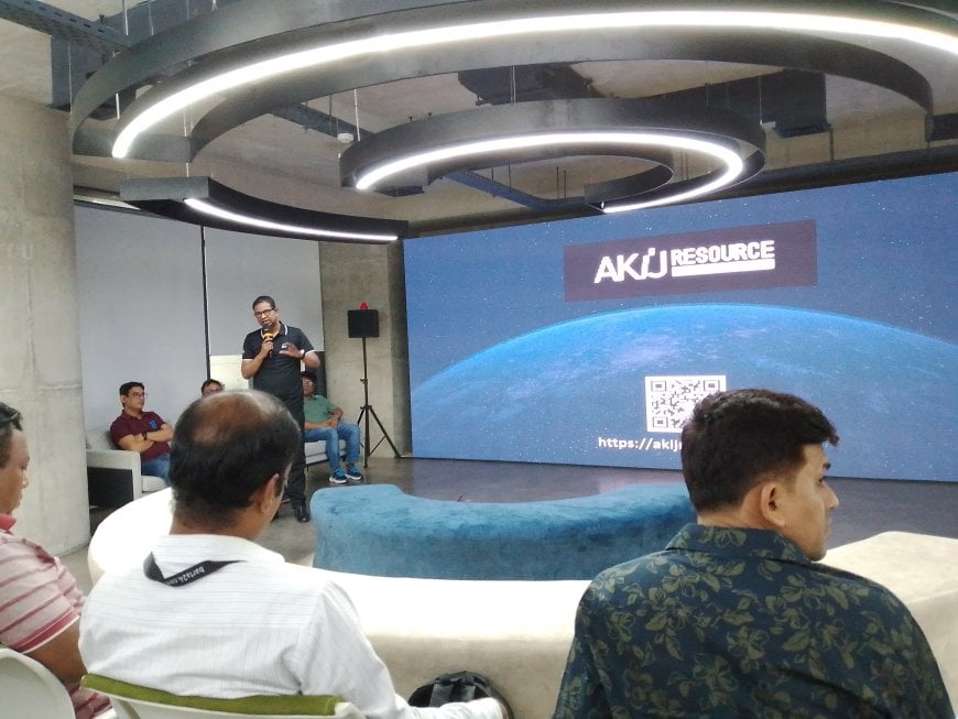 যেভাবে চলে পেপারলেস আকিজ গ্রুপ