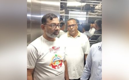 'ডোন্ট কেয়ার' ফটোকার্ড পোস্ট করে পুলিশ হেফাজতে ঢাবি শিক্ষক