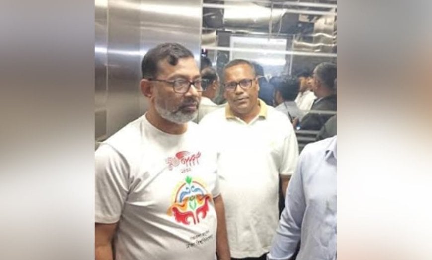 'ডোন্ট কেয়ার' ফটোকার্ড পোস্ট করে পুলিশ হেফাজতে ঢাবি শিক্ষক