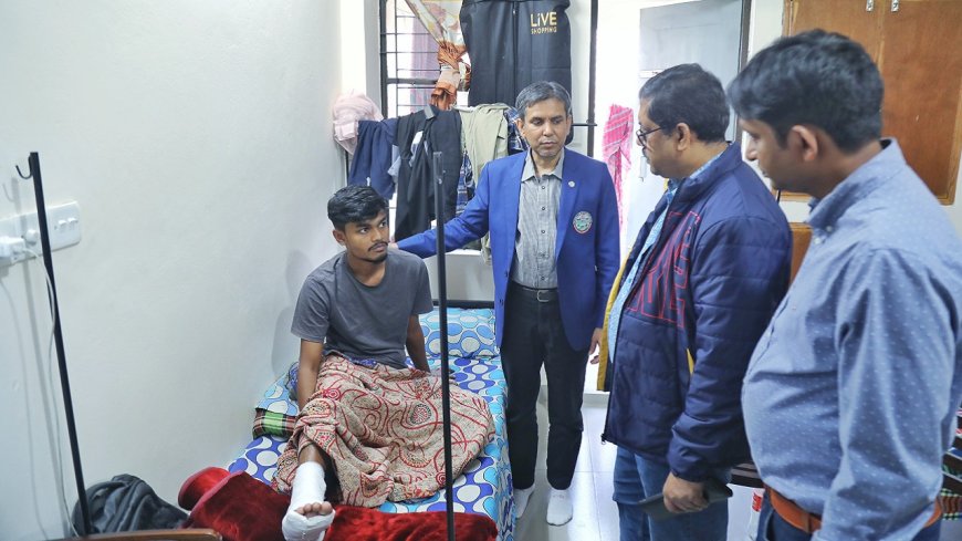 আহত শিক্ষার্থীদের পাশে যবিপ্রবি উপাচার্য
