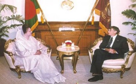 দুই দশক আগে ঢাকায় বিল গেটস-খালেদা জিয়ার বৈঠক