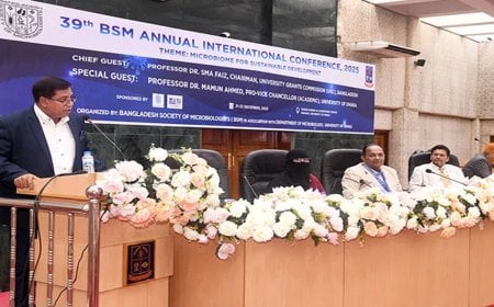 মাইক্রোবায়োলজি টেকসই উন্নয়নের গুরুত্বপূর্ণ ভিত্তি: ঢাবি প্রো-ভিসি