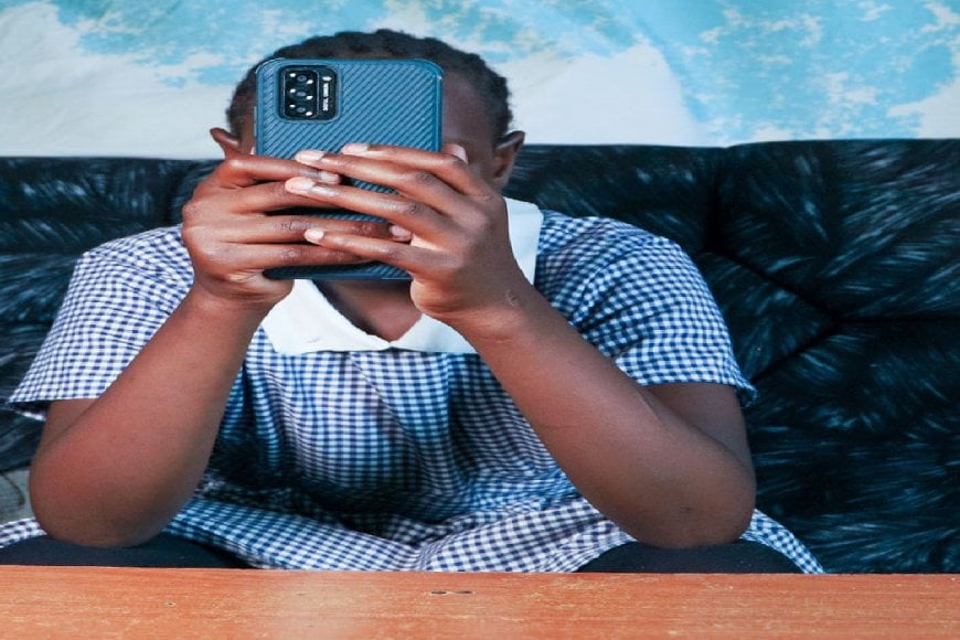 ‘অনলাইনে সবচেয়ে অনিরাপদ ফেসবুক; মারাত্মক ঝুঁকিতে ২৩ শতাংশ শিশু ’