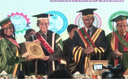 IUBAT Holds Ninth Convocation, Awards Degrees to Nearly 1,000 Graduates