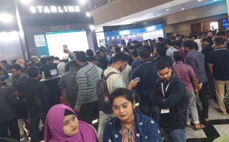 মেলার তৃতীয় দিনে উপচে পড়া ভিড়  