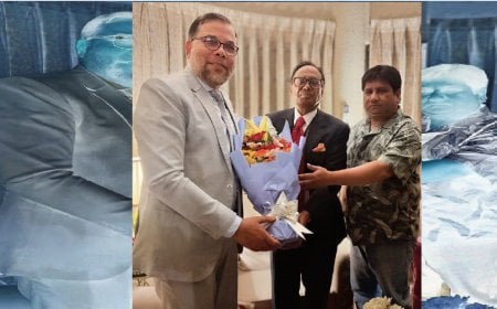 মন্ত্রীকে সচিবদের ফুলেল শুভেচ্ছায় বরণ