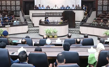 নিজ কার্যালয়ের কর্মীদের প্রথম বৈঠকে যে বার্তা দিলেন প্রধানমন্ত্রী