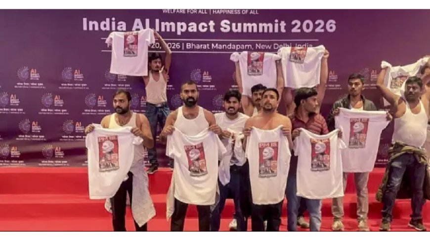 ভারতে এআই সম্মেলনে ‘শার্ট খুলে’ মোদী-বিরোধী বিক্ষোভ