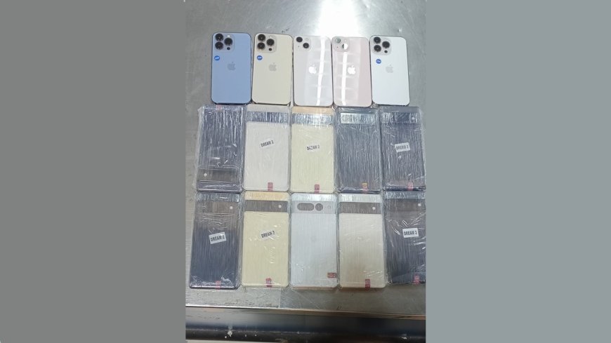 15 Smartphones Seized at Shah Amanat Airport