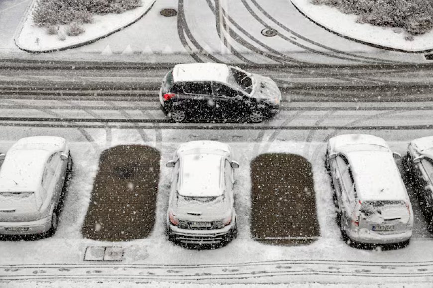 ইউরোপে পেট্রোল গাড়ির চাহিদায় বড় ধস