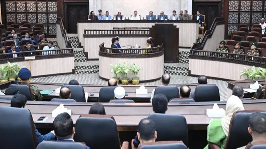 নিজ কার্যালয়ের কর্মীদের প্রথম বৈঠকে যে বার্তা দিলেন প্রধানমন্ত্রী