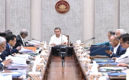 Prime Minister Advocates Energy Savings at Secretariat Offices