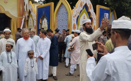 Selfie Season: Smartphones Redefine Eid Celebrations Across Bangladesh