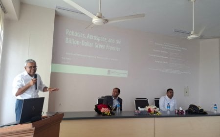 DU Seminar Highlights Global Tech Opportunities for Future Engineers