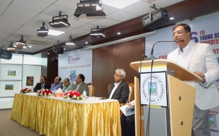 বাস্তব সমস্যার সমাধানে প্রযুক্তি ও এআই ব্যবহারের পরামর্শ ইউজিসি চেয়ারম্যানের