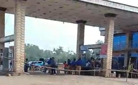 ফুয়েল কার্ড চেকে উধাও আধা কিলোমিটার মোটরসাইকেল লাইন