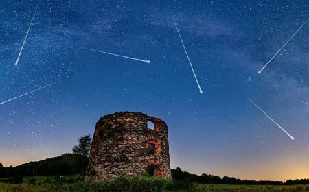 এপ্রিল পর্যন্ত  দেশের আকাশে দেখা যাবে লাইরিড উল্কাবৃষ্টি