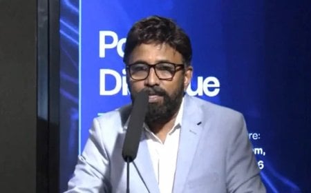 ‘তারেক রহমানের আমন্ত্রণে ঝটিকা সফরে দেশে এসেছিলেন বিল গেটস’