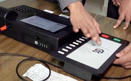 ইভিএম কেনায় ৩৮২৫ কোটি টাকার হরিলুট!