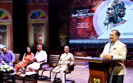 আইনস্টাইনকে  মহাবিশ্বের অজানার কথা স্মরণ করিয়ে দিয়েছিলেন রবীন্দ্রনাথ