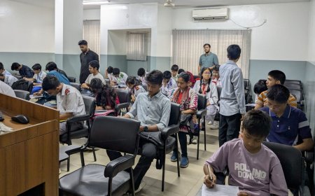 ভার্চুয়াল আর বাস্তবতার মিলনমেলায় টগুমগুর মা দিবস উদযাপন