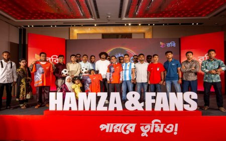 সেলিফি তুলে শেরাটনে হামজা’র সঙ্গে রবি গ্রাহকদের আড্ডা