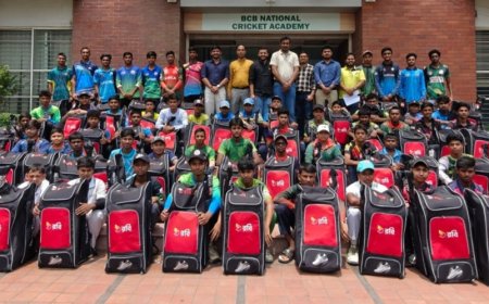 সম্ভাবনাময় ৯০ তরুণ ক্রিকেটারকে ক্রিকেট কিট দিলো রবি