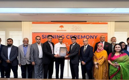 গার্ডিয়ানের সুরক্ষা ছাতার নিচে ফাইবার অ্যাট হোমের কর্মীরা